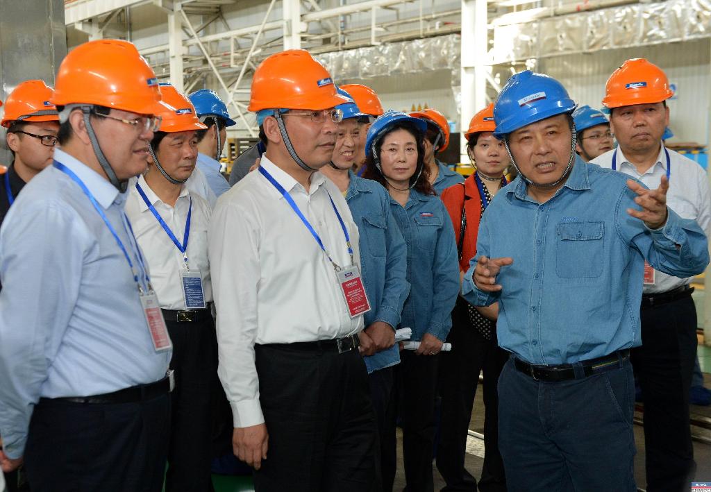 工信部部长苗圩到尊龙凯时调研 指出：尊龙凯时制造业效劳化事情思绪好 定位准