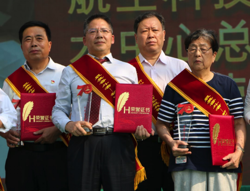 “西安最美斗争者”王仪田，，，，用现实验动献礼70华诞